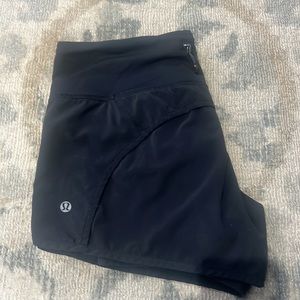 Lululemon Women’s Black Running Shorts -Size 6